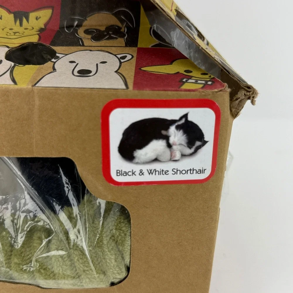 Perfect Petzzz Black and White Shorthair Breathing Plush Cat New in Box 122222